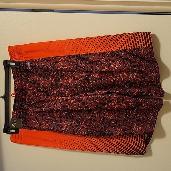 NWT: Men's Old Navy Active Go-Dry Shorts - Picture 5 of 13